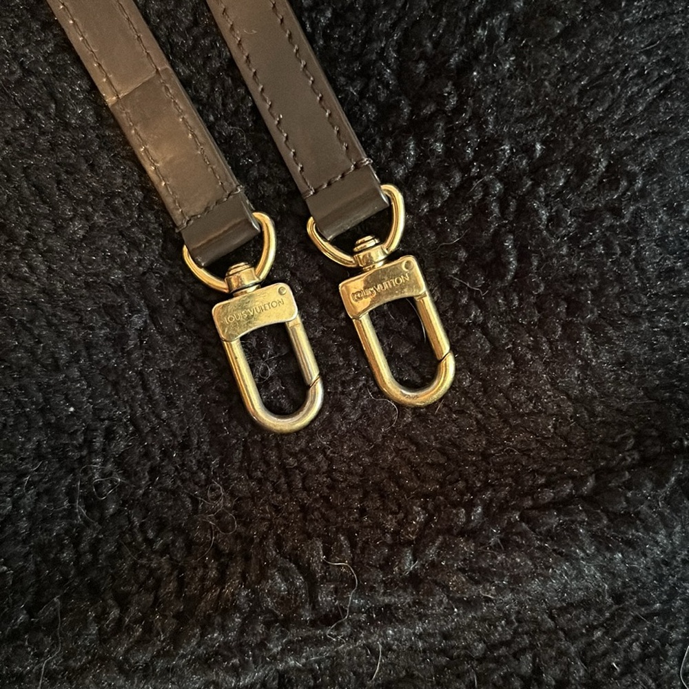 Louis Vuitton Siena - Picture 9 of 16